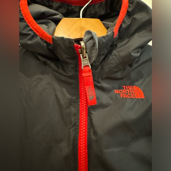 The North Face Boys Reversible Down Hooded Coat Black with Red Trim size 6 - Picture 8 of 15